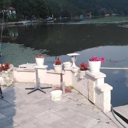 فيلة Kuca Na Obali Jezera Sa Bazenom